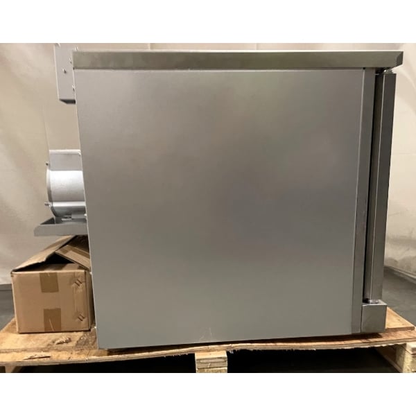 Scratch and Dent MainStreet Equipment EC1-C Single Deck Electric Full Size Convection Oven with Legs - 208V, 3 / 1 Phase, 11 kW