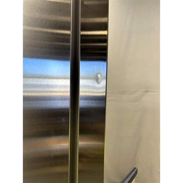 Scratch and Dent Avantco A-23F-HC 29" Solid Door Reach-In Freezer