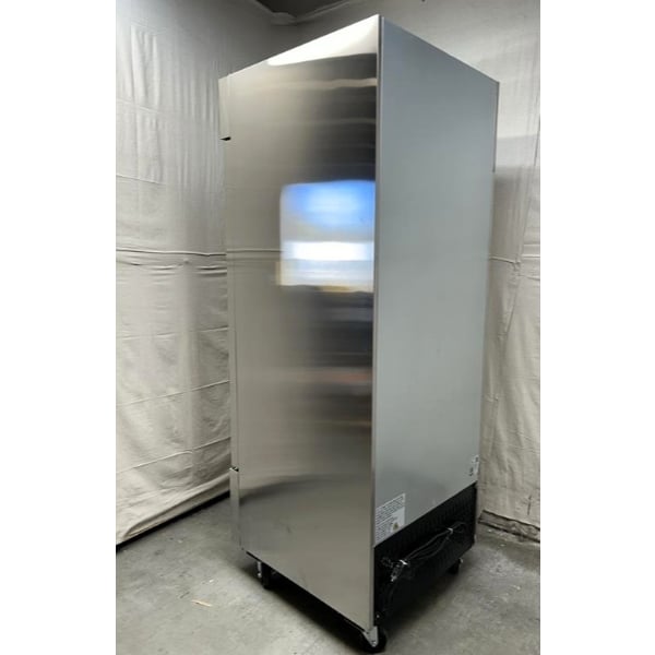 Scratch and Dent Avantco A-23F-HC 29" Solid Door Reach-In Freezer
