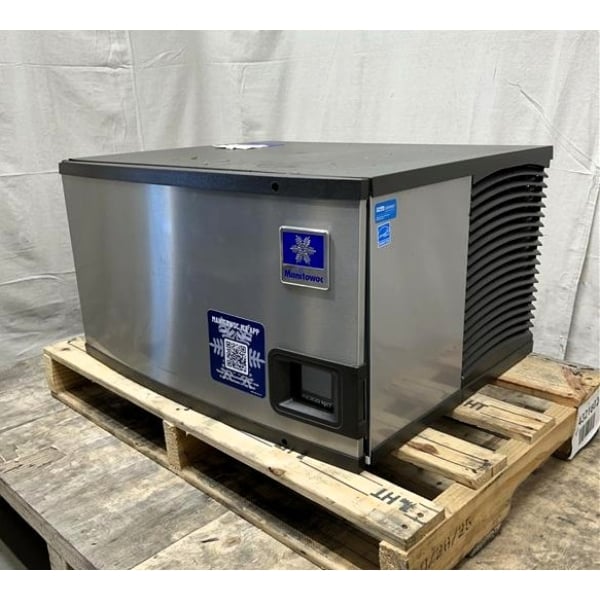 Scratch and Dent Manitowoc IDP0300A-261 Indigo NXT iP0300 30" Air-Cooled Full Dice Cube Ice Machine - 309 lb., 208-230V, 1 Phase