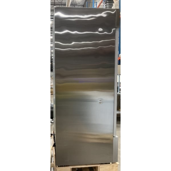 Scratch and Dent Avantco A-23R-G-HC 29" Glass Door Reach-In Refrigerator