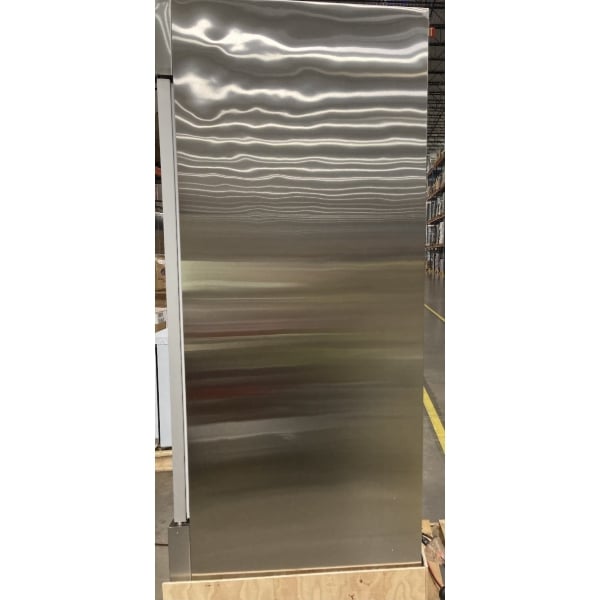 Scratch and Dent Avantco A-23R-G-HC 29" Glass Door Reach-In Refrigerator