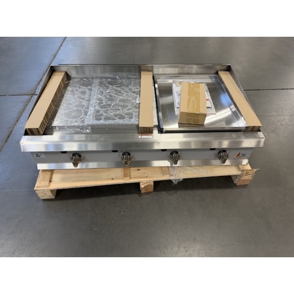 Scratch and Dent Cooking Performance Group GT-CPG-48-NL 48" Gas Countertop Griddle with Flame Failure Protection and Thermostatic Controls - 120,000 BTU