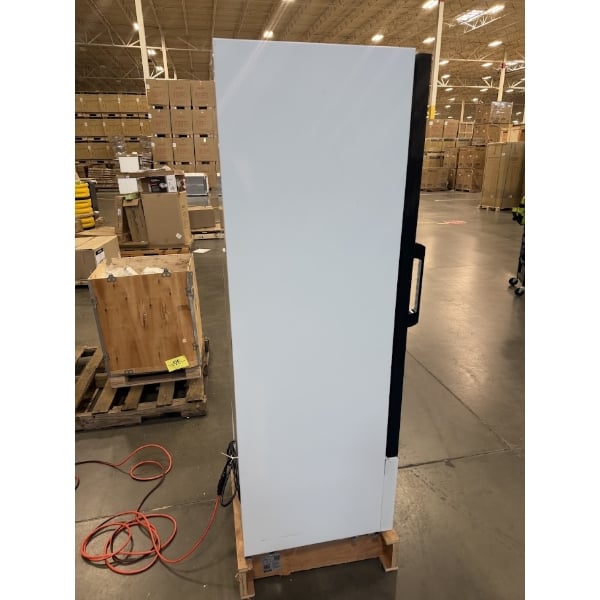 Scratch and Dent Avantco GDC-10-HC 21 5/8" White Swing Glass Door Merchandiser Refrigerator with LED Lighting