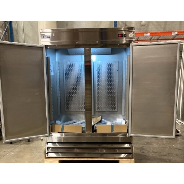 Scratch and Dent Avantco SS-2R-HC 54" Stainless Steel Solid Door Reach-In Refrigerator