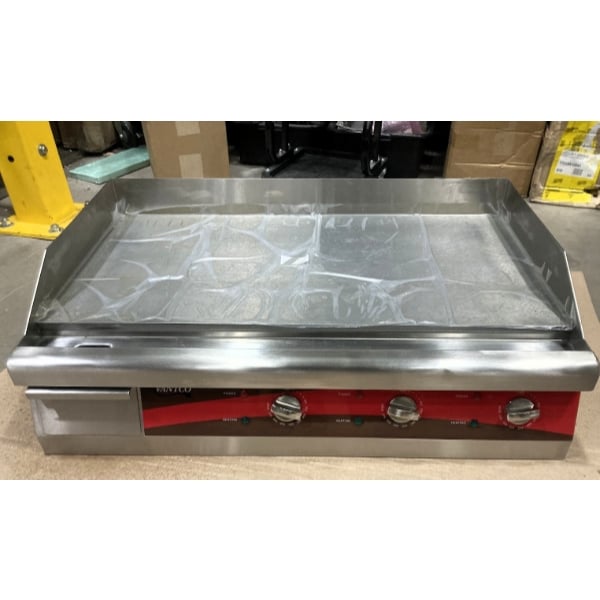 Scratch and Dent Avantco EG30N 30" Electric Countertop Griddle - 208/240V, 3.3 kW-4.5 kW