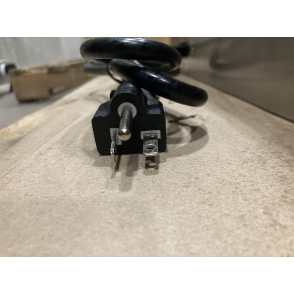 Scratch and Dent Avantco EG30N 30" Electric Countertop Griddle - 208/240V, 3.3 kW-4.5 kW