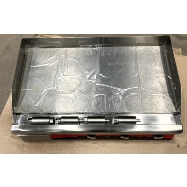 Scratch and Dent Avantco EG30N 30" Electric Countertop Griddle - 208/240V, 3.3 kW-4.5 kW