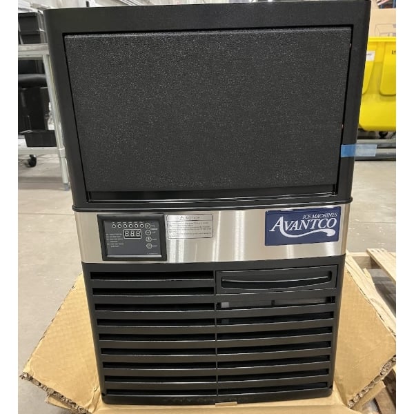 Scratch and Dent Avantco Ice UC-F-120-A 19" Air-Cooled Undercounter Full Cube Ice Machine with 40 lb. Storage Bin- 129 lb., 115V