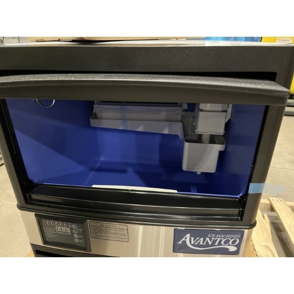 Scratch and Dent Avantco Ice UC-F-120-A 19" Air-Cooled Undercounter Full Cube Ice Machine with 40 lb. Storage Bin- 129 lb., 115V