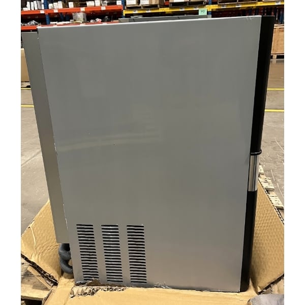 Scratch and Dent Avantco Ice UC-F-120-A 19" Air-Cooled Undercounter Full Cube Ice Machine with 40 lb. Storage Bin- 129 lb., 115V