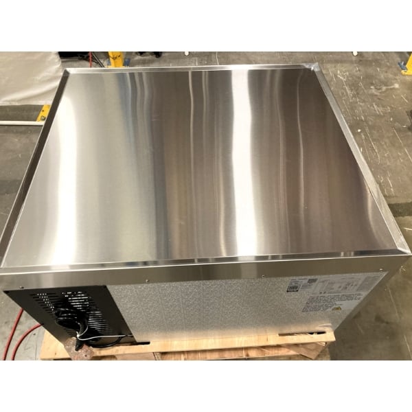 Scratch and Dent Avantco CBE-36-HC 36" 2 Drawer Refrigerated Chef Base