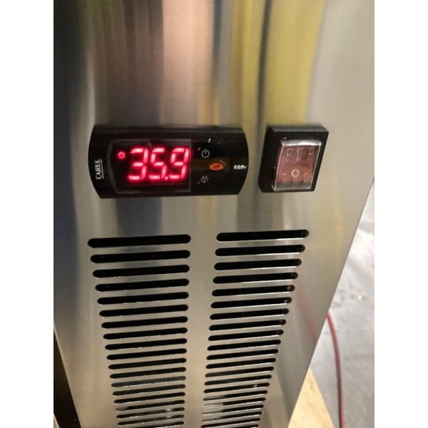 Scratch and Dent Avantco CBE-36-HC 36" 2 Drawer Refrigerated Chef Base