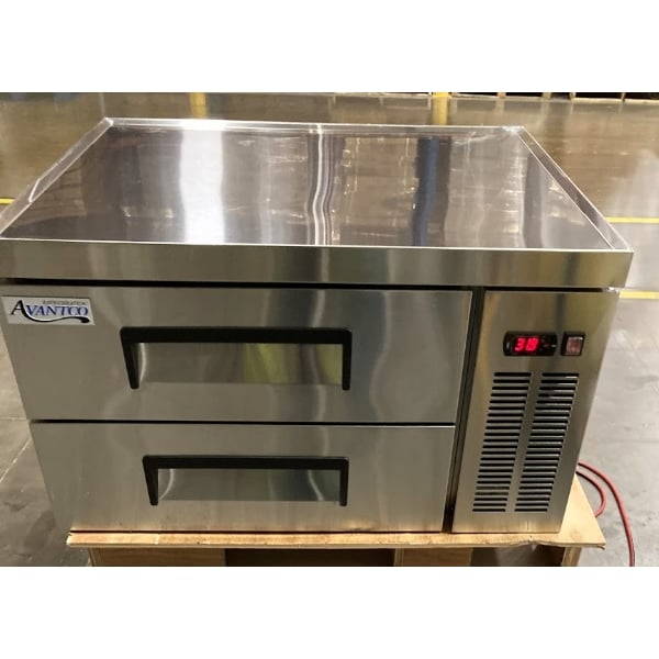 Scratch and Dent Avantco CBE-36-HC 36" 2 Drawer Refrigerated Chef Base