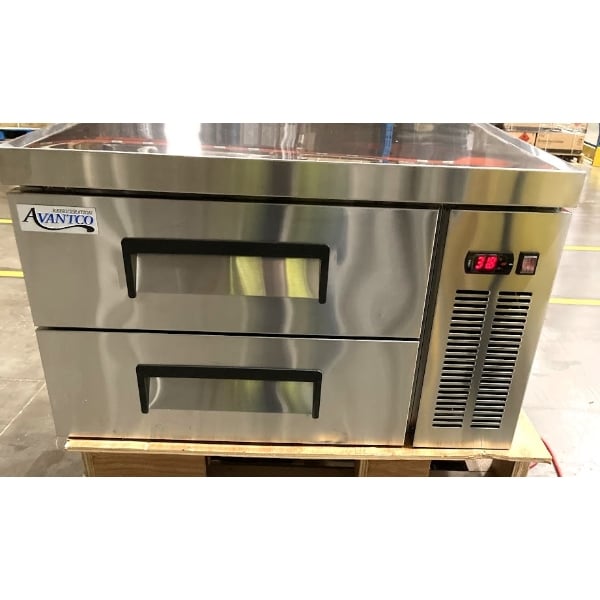 Scratch and Dent Avantco CBE-36-HC 36" 2 Drawer Refrigerated Chef Base