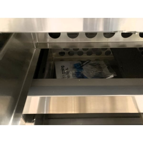 Scratch and Dent Avantco CBE-36-HC 36" 2 Drawer Refrigerated Chef Base
