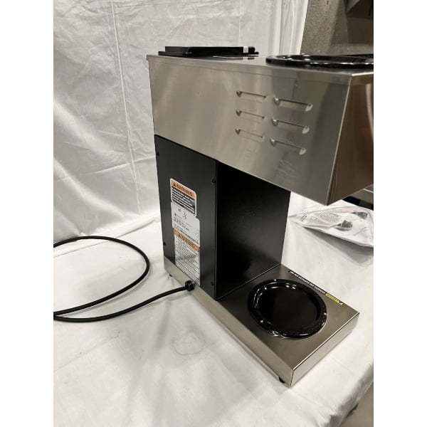 Scratch and Dent Bunn 33200.0015 VPR Black 12 Cup Pourover Coffee Brewer with 1 Upper and 1 Lower Warmer and 2 Glass Decanters - 120V