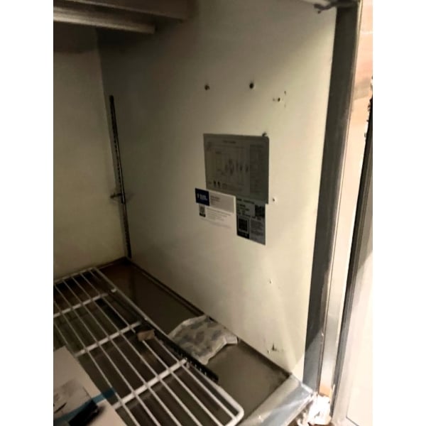Scratch and Dent Avantco APPT-91-HC 92" 3 Door Refrigerated Pizza Prep Table