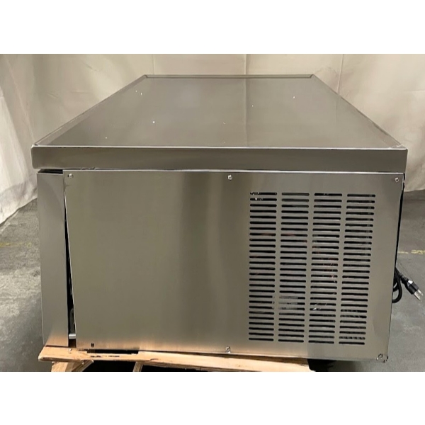 Scratch and Dent Avantco CBE-52-HC 52" 2 Drawer Refrigerated Chef Base