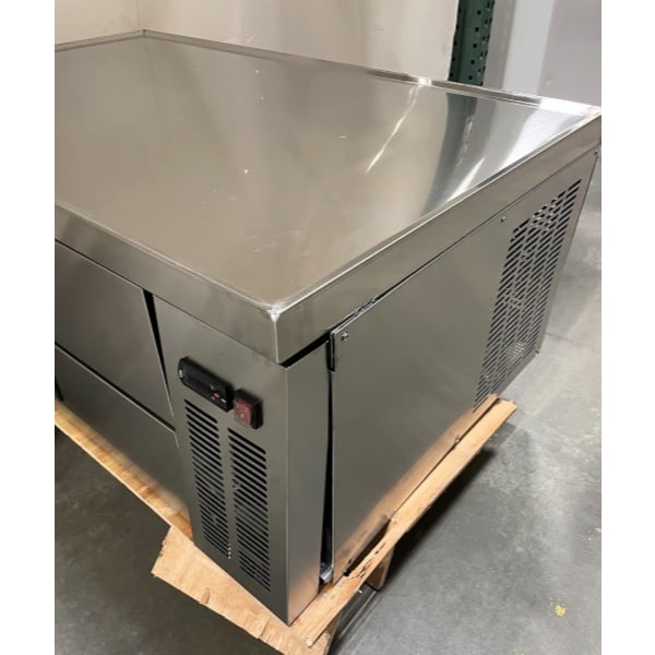 Scratch and Dent Avantco CBE-52-HC 52" 2 Drawer Refrigerated Chef Base
