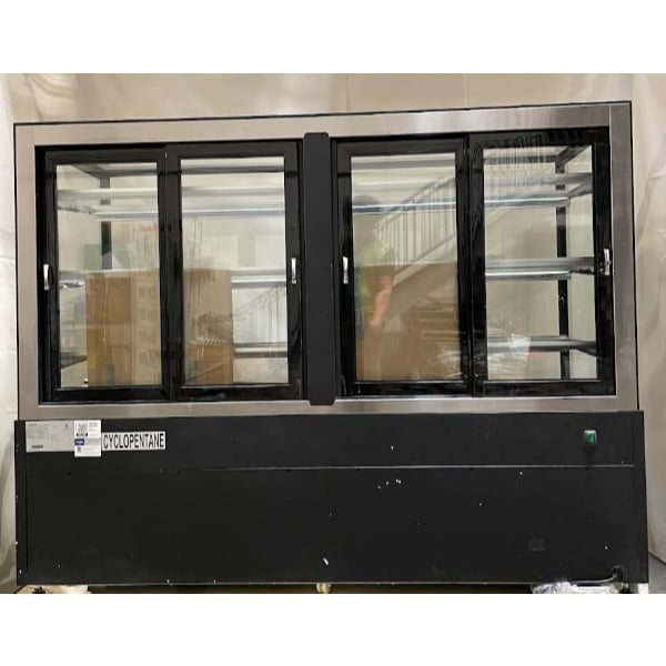 Scratch and Dent Avantco BCF-72-HC 70 7/8" Square Glass Black Refrigerated Bakery Display Case