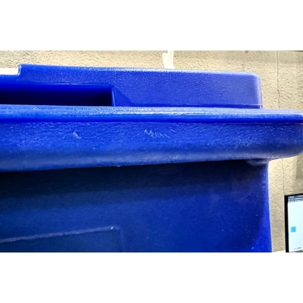 Scratch and Dent CaterGator 125 lb. Capacity Blue Mobile Ice Bin with Flip Lid