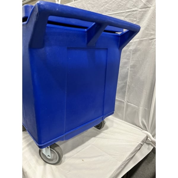 Scratch and Dent CaterGator 125 lb. Capacity Blue Mobile Ice Bin with Flip Lid