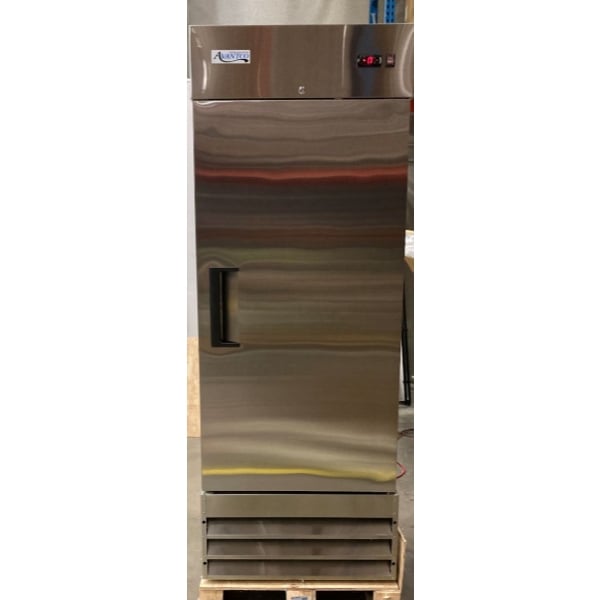 Scratch and Dent Avantco A-23F-HC 29" Solid Door Reach-In Freezer