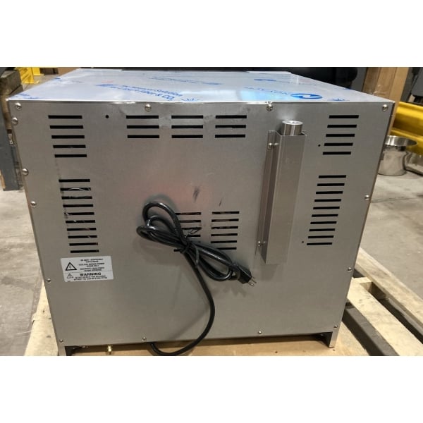 Scratch and Dent Moffat E23M3-P Turbofan Single-Deck Half-Size Electric Convection Oven with Manual Controls - 208V, 1 Phase, 2.7 kW