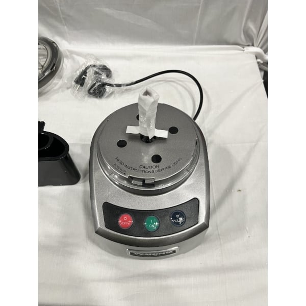Scratch and Dent Waring WFP16S 4 Qt. Clear Batch Bowl Food Processor with Vegetable Prep Lid Chute and 3 Discs - 2 hp