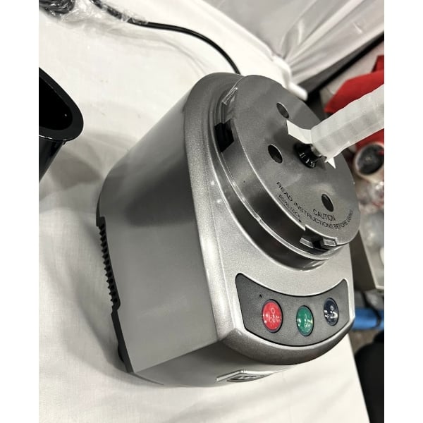 Scratch and Dent Waring WFP16S 4 Qt. Clear Batch Bowl Food Processor with Vegetable Prep Lid Chute and 3 Discs - 2 hp