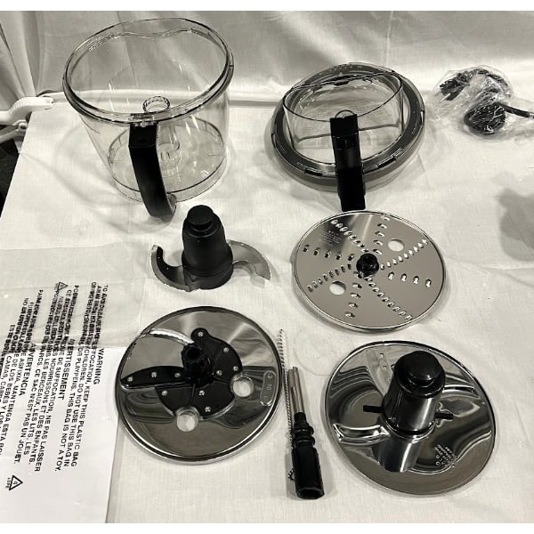 Scratch and Dent Waring WFP16S 4 Qt. Clear Batch Bowl Food Processor with Vegetable Prep Lid Chute and 3 Discs - 2 hp