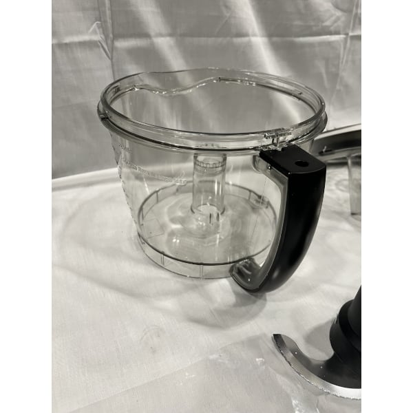 Scratch and Dent Waring WFP16S 4 Qt. Clear Batch Bowl Food Processor with Vegetable Prep Lid Chute and 3 Discs - 2 hp