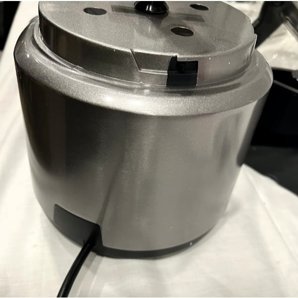 Scratch and Dent Waring WFP16S 4 Qt. Clear Batch Bowl Food Processor with Vegetable Prep Lid Chute and 3 Discs - 2 hp