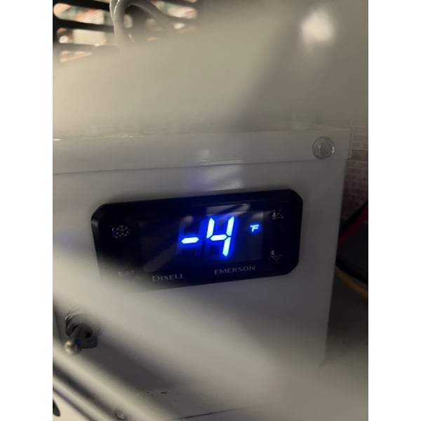 Scratch and Dent Leer S085UASPF S85 84" Outdoor Freezer with Straight Front and Steel Doors