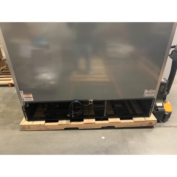 Scratch and Dent True T-72-HC 78 1/8" Solid Door Reach-In Refrigerator