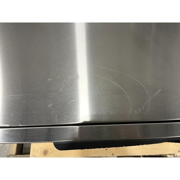 Scratch and Dent Hoshizaki KM-330MAK 30" Low Profile Air-Cooled Modular Crescent Cube Ice Machine - 431 lb., 115V