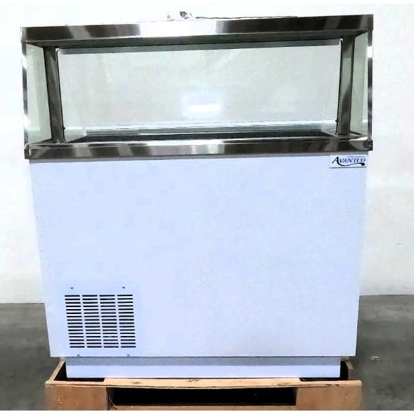Scratch and Dent Avantco CPW-47-HC 47 1/8" 8 Tub White Deluxe Ice Cream Dipping Cabinet