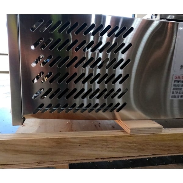 Scratch and Dent Avantco CPT-71 71" Countertop Refrigerated Prep Rail