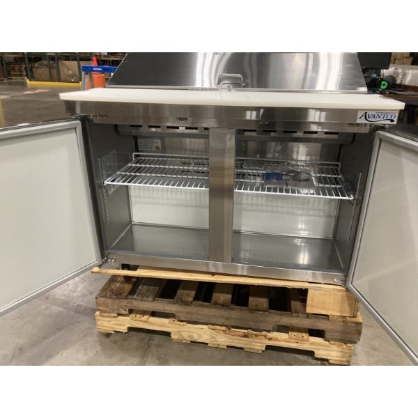 Scratch and Dent Avantco APT-48-HC 47" 2 Door Refrigerated Sandwich Prep Table