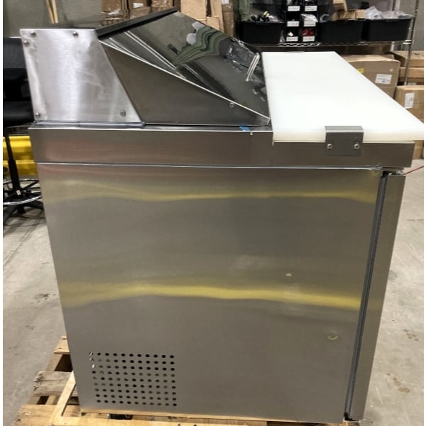 Scratch and Dent Avantco APT-48-HC 47" 2 Door Refrigerated Sandwich Prep Table