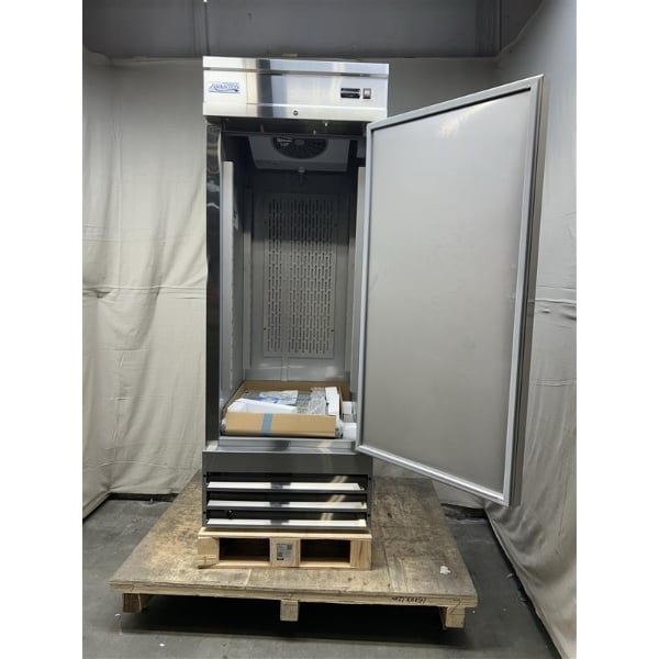 Scratch and Dent Avantco SS-1F-HC 29" Stainless Steel Solid Door Reach-In Freezer