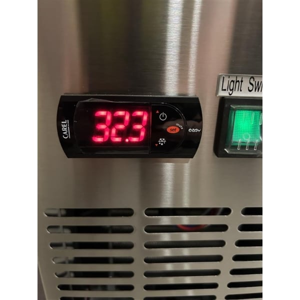 Scratch and Dent Avantco UDD-2-HC-S Four Tap Kegerator Beer Dispenser - Stainless Steel, (2) 1/2 Keg Capacity