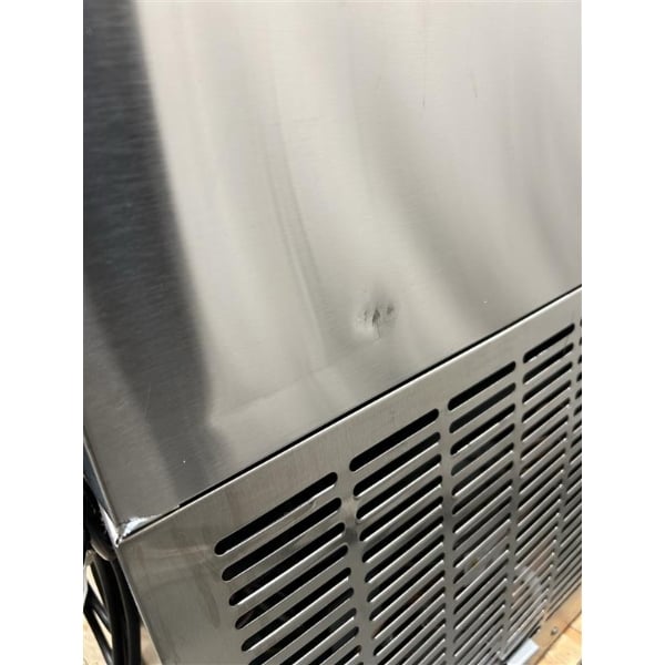 Scratch and Dent Avantco UDD-2-HC-S Four Tap Kegerator Beer Dispenser - Stainless Steel, (2) 1/2 Keg Capacity