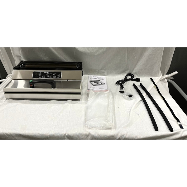 Scratch and Dent VacPak-It Ultima UVME16SS Vacuum Packing Machine with 16" Seal Bar, Roll Cutter, and Dual Piston Dry Pump - 120V, 550W