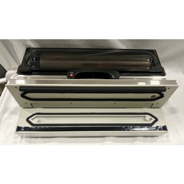 Scratch and Dent VacPak-It Ultima UVME16SS Vacuum Packing Machine with 16" Seal Bar, Roll Cutter, and Dual Piston Dry Pump - 120V, 550W