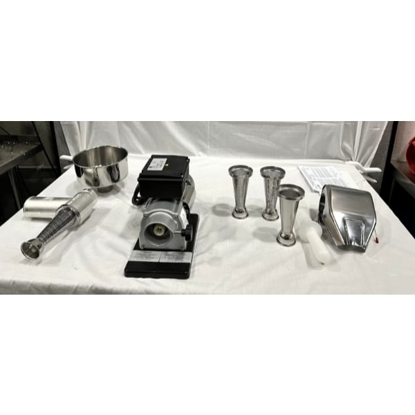 Scratch and Dent Tre Spade Med Junior Electric Tomato Mill F17400 - 2/5 hp, 300W