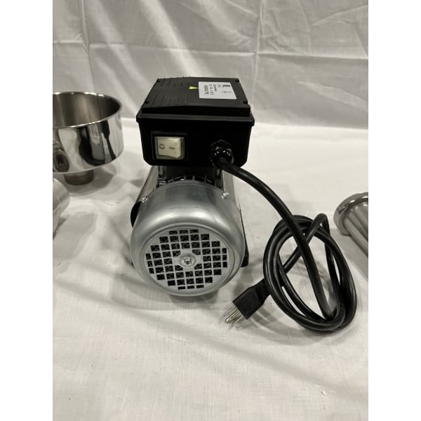 Scratch and Dent Tre Spade Med Junior Electric Tomato Mill F17400 - 2/5 hp, 300W