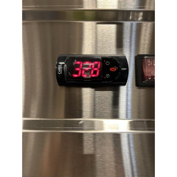 Scratch and Dent Avantco SS-3R-HC 81 5/16" Stainless Steel Solid Door Reach-In Refrigerator