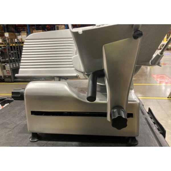 Scratch and Dent Globe G12A 12" Automatic Slicer - 1/2 hp